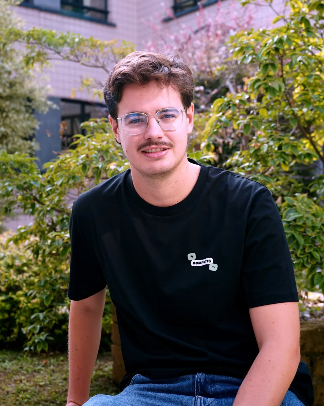 Riccardo Donatelli con la maglietta di Computis